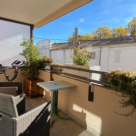 T3 Au Pied Des Tours Du Chateau Apartment *