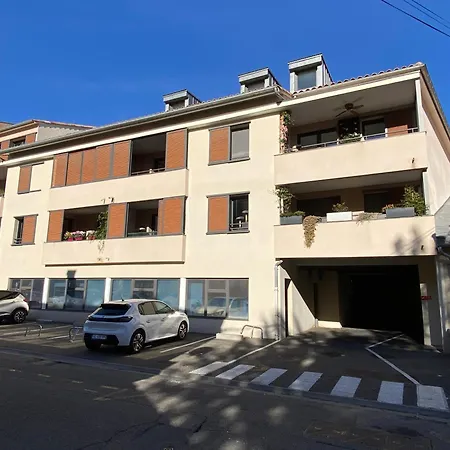 T3 Au Pied Des Tours Du Chateau Châteaurenard