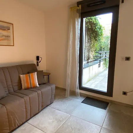 Apartment T3 Au Pied Des Tours Du Chateau Châteaurenard