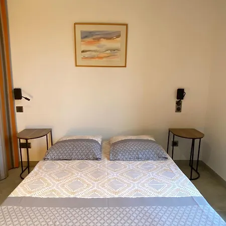 T3 Au Pied Des Tours Du Chateau Châteaurenard