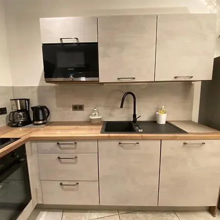 Apartment T3 Au Pied Des Tours Du Chateau Châteaurenard